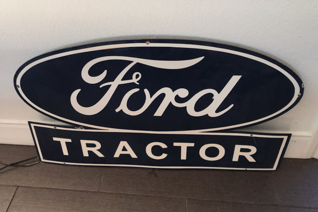 1st Image of a N/A PORCELAIN FORD TRACTOR