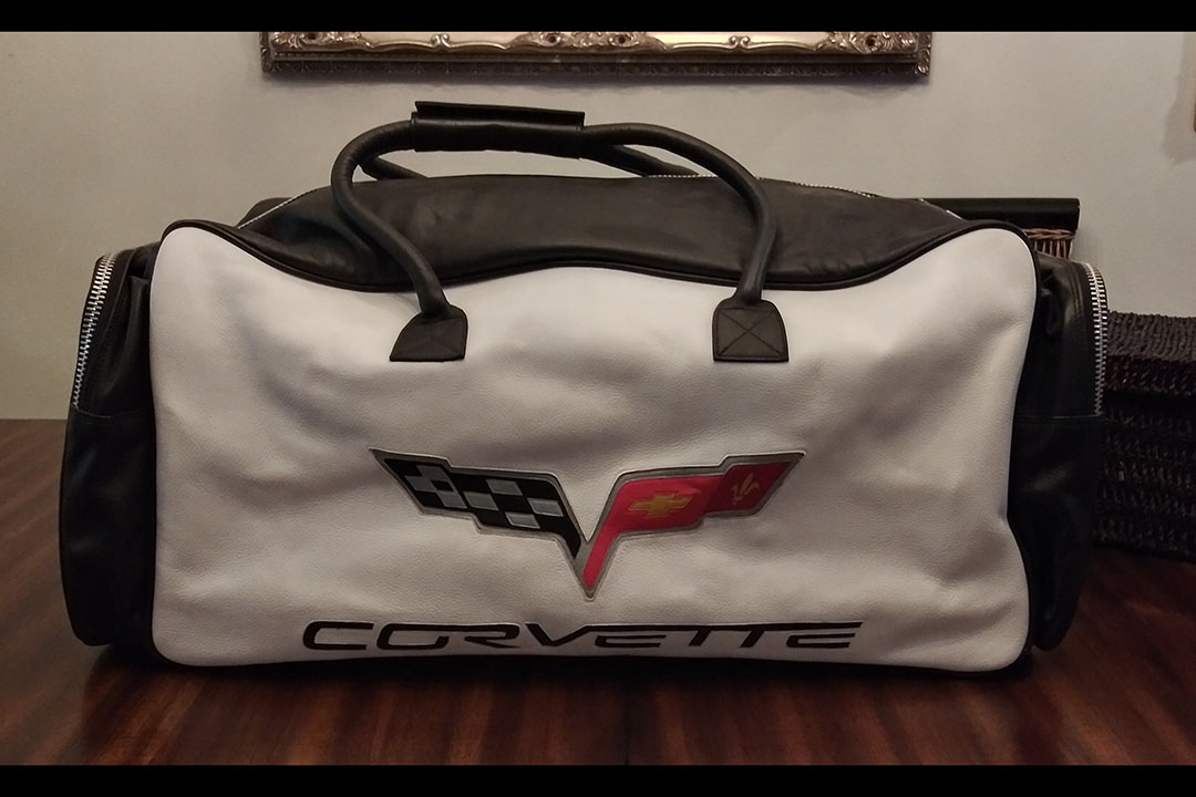 1st Image of a N/A GENUINE LEATHER CORVETTE 106 BAG