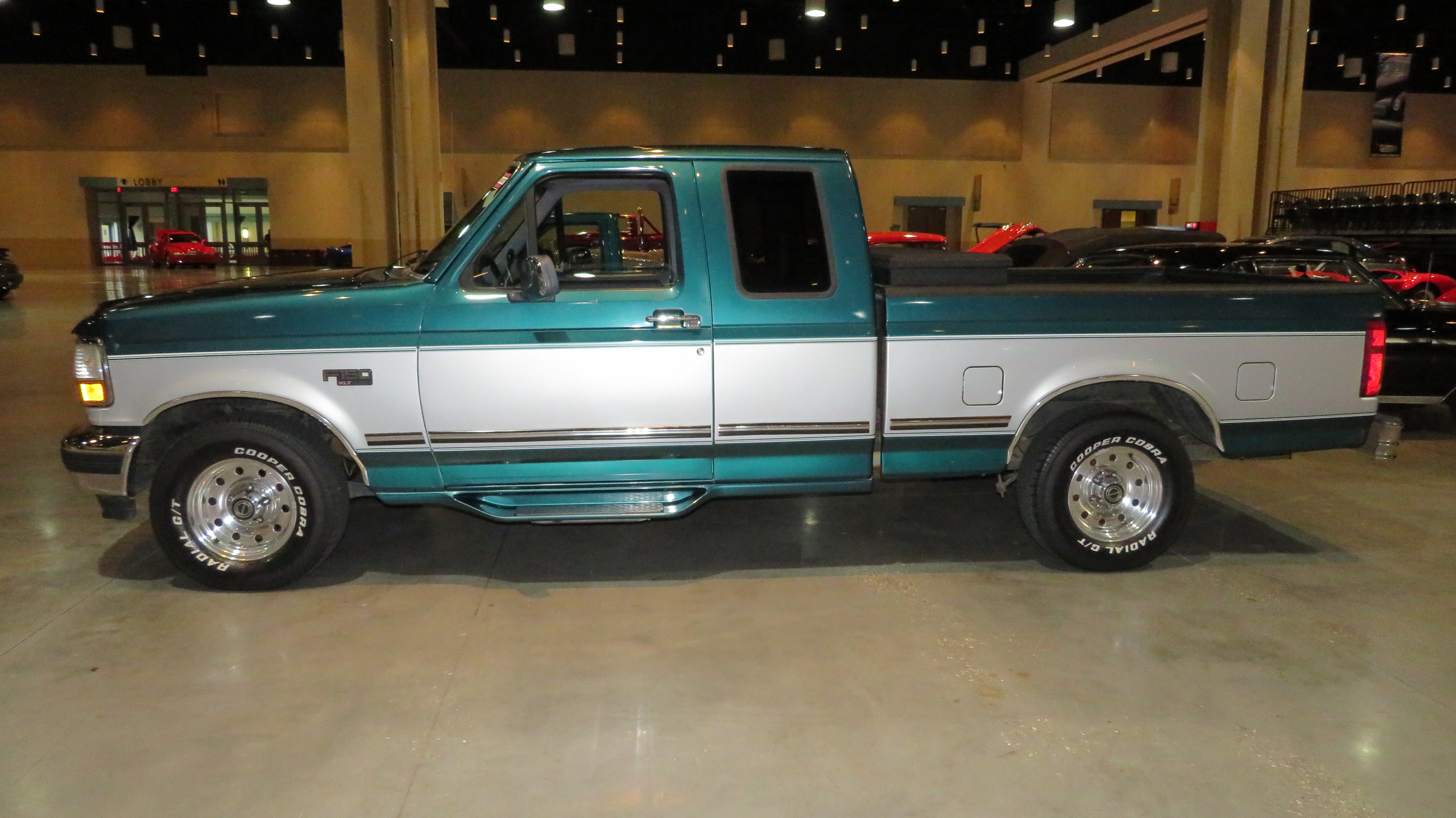 3rd Image of a 1996 FORD F-150 XLT