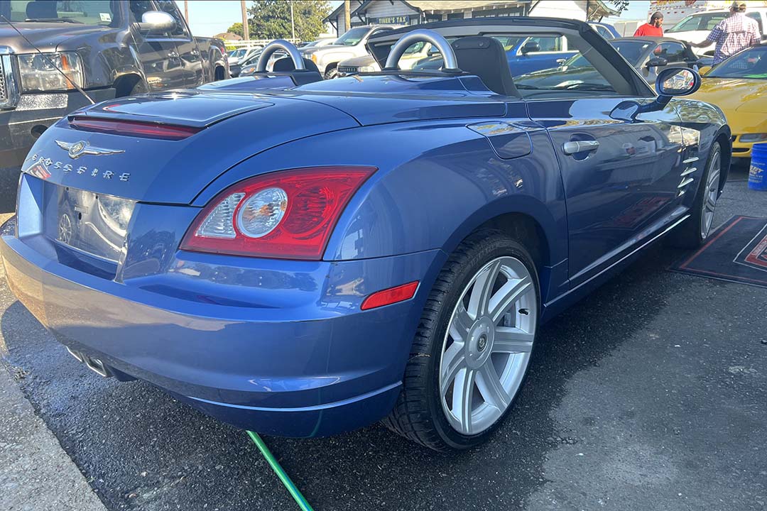 2nd Image of a 2006 CHRYSLER CROSSFIRE LHD
