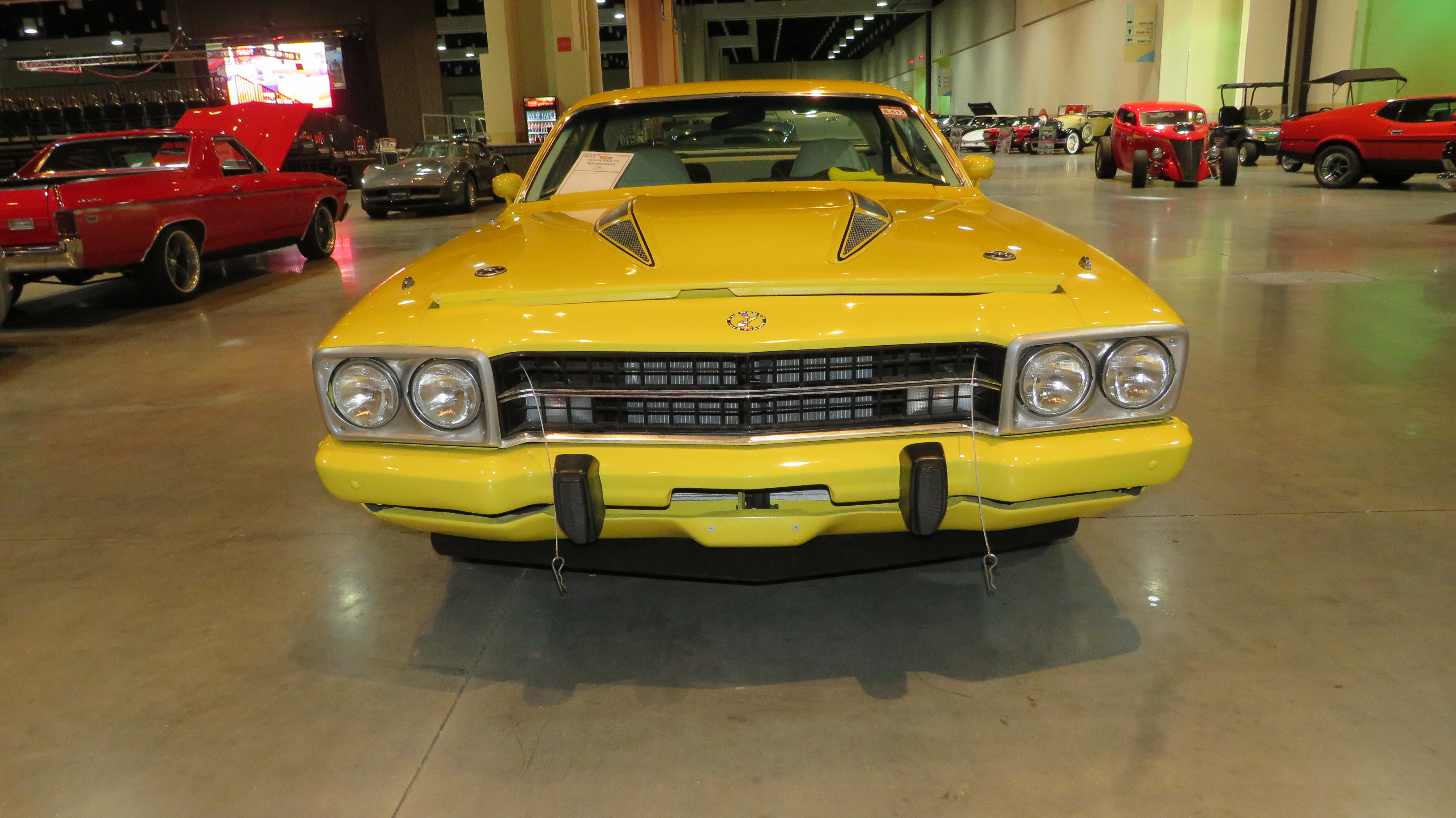 3rd Image of a 1974 PLYMOUTH ROADRUNNER