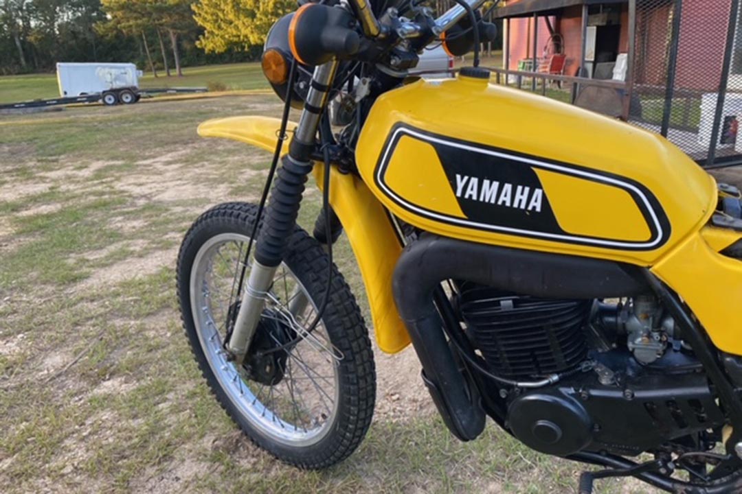2nd Image of a 1977 YAMAHA DT 400