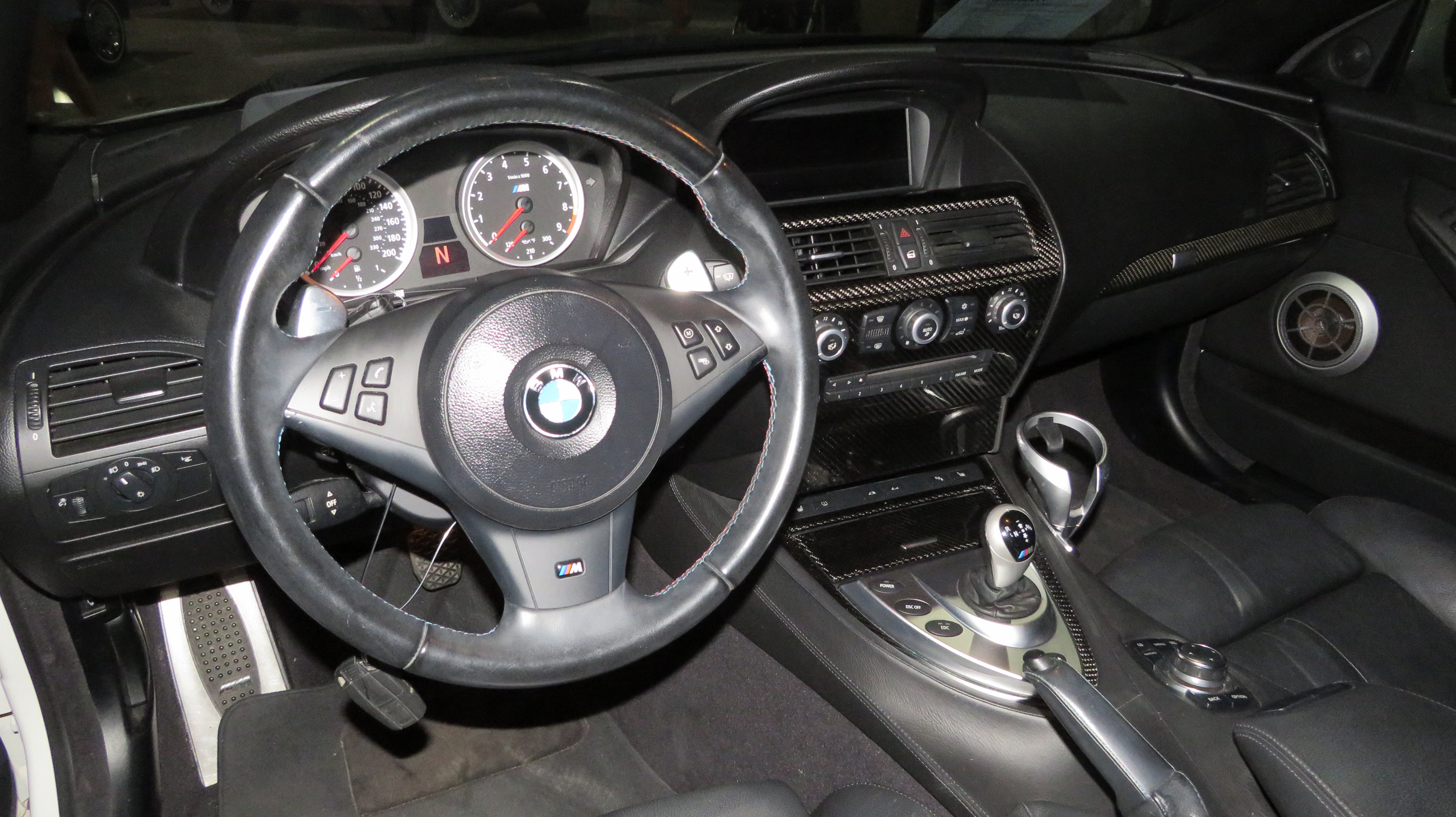 5th Image of a 2010 BMW M6 CABRIO