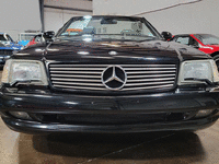 Image 8 of 22 of a 2001 MERCEDES-BENZ SL500