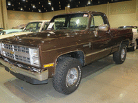 Image 2 of 14 of a 1986 CHEVROLET K10