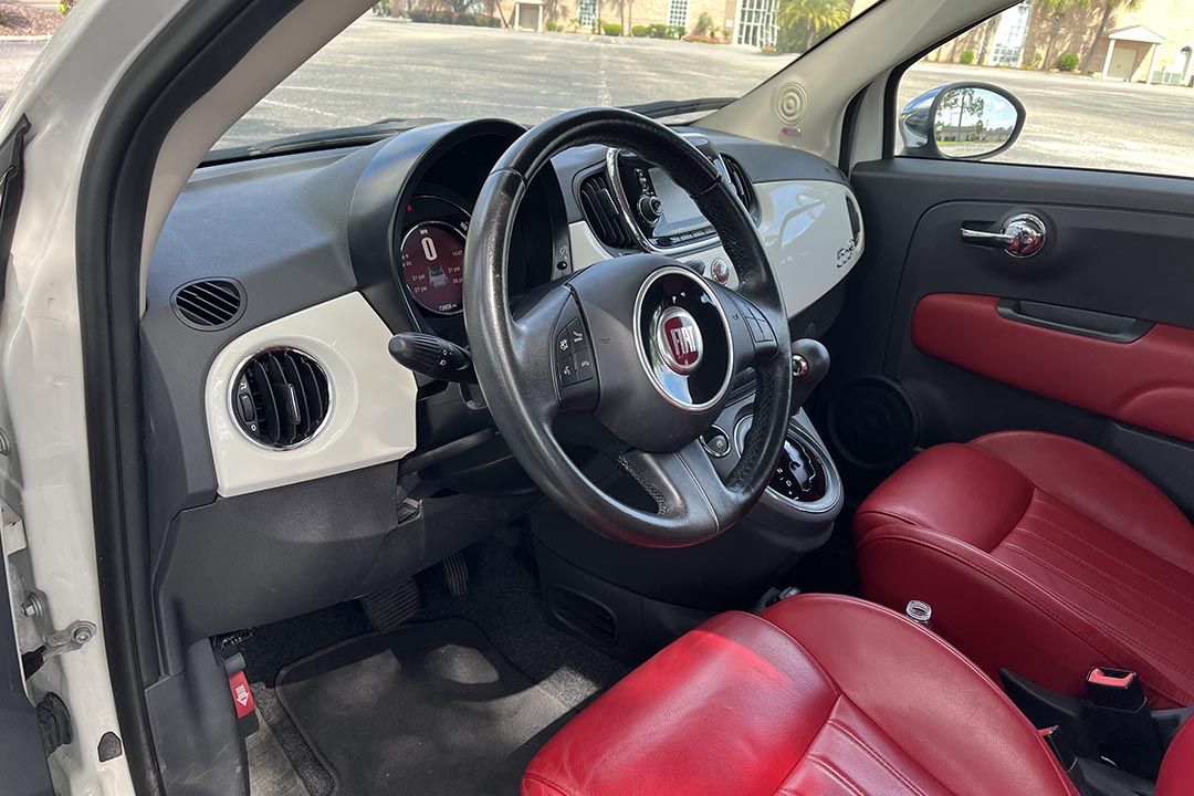 4th Image of a 2017 FIAT 500C LOUNGE