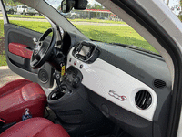 Image 5 of 10 of a 2017 FIAT 500C LOUNGE