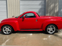 Image 3 of 36 of a 2003 CHEVROLET SSR