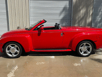 Image 4 of 36 of a 2003 CHEVROLET SSR
