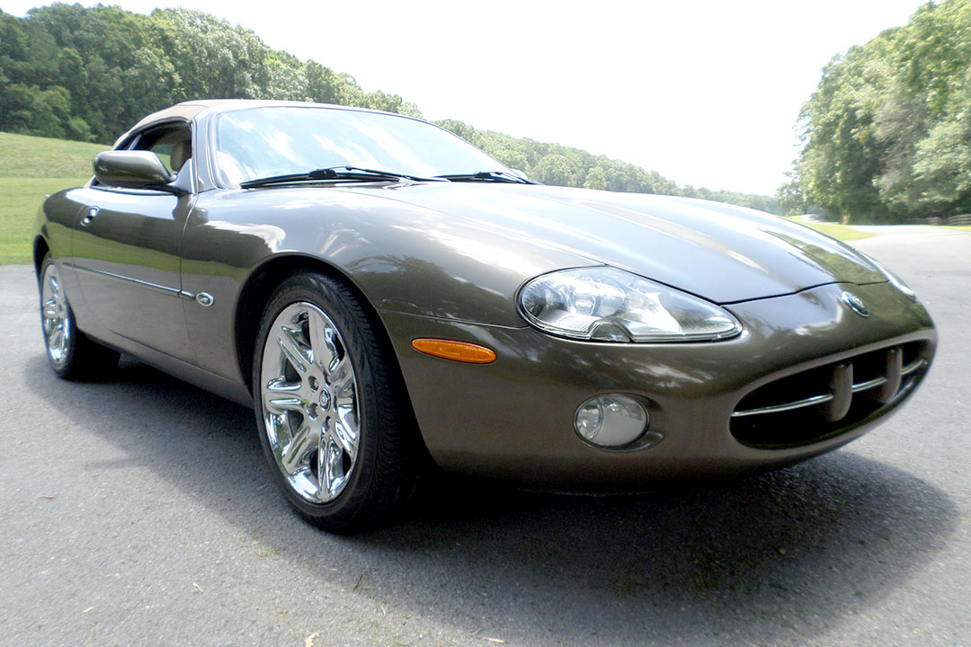 3rd Image of a 2001 JAGUAR XK8 XK