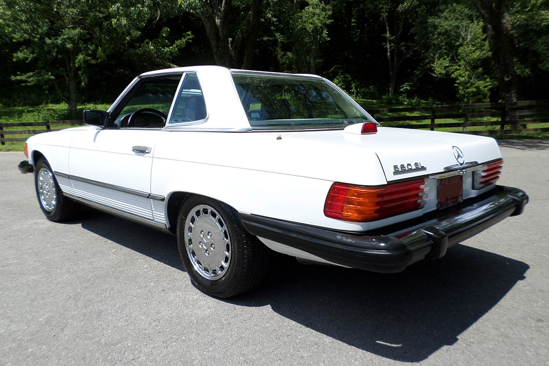 3rd Image of a 1987 MERCEDES-BENZ 560 560SL