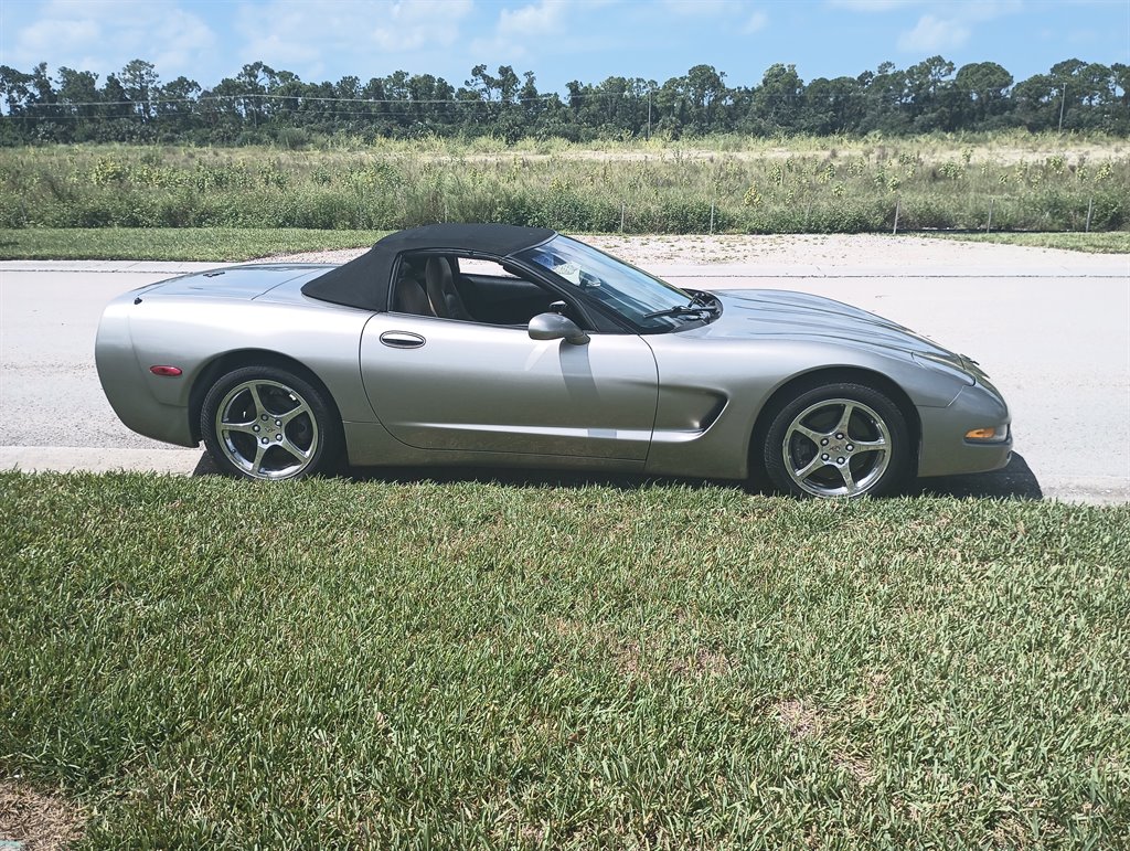 1st Image of a 2000 CHEVROLET CORVETTE