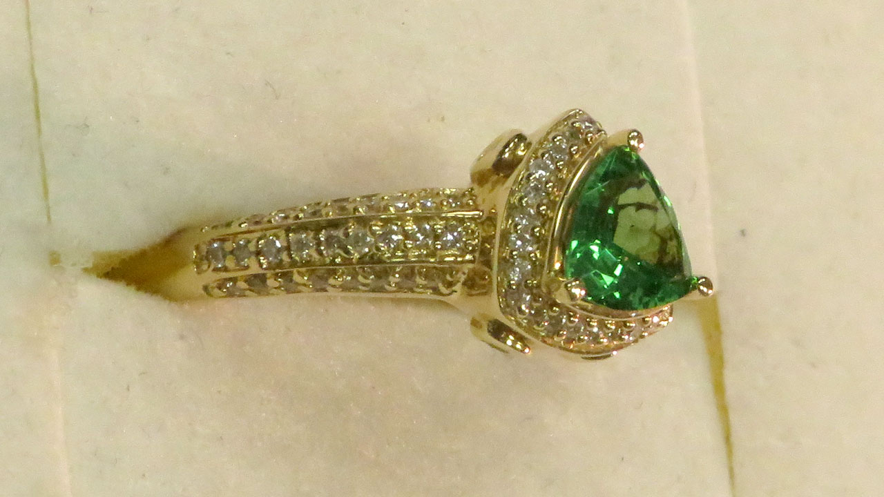 2nd Image of a N/A TSAVORITE GARNET DIAMOND