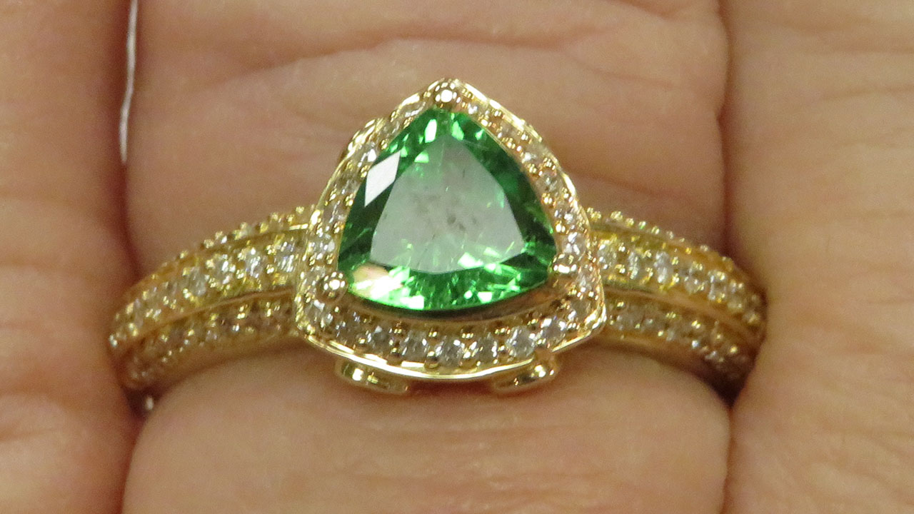 4th Image of a N/A TSAVORITE GARNET DIAMOND