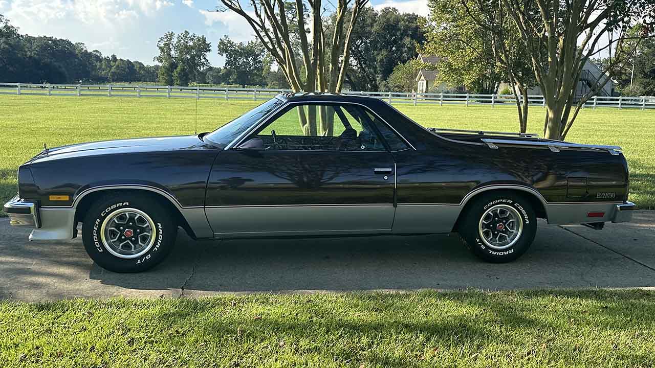 3rd Image of a 1987 CHEVROLET EL CAMINO