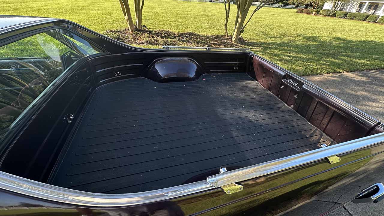 5th Image of a 1987 CHEVROLET EL CAMINO