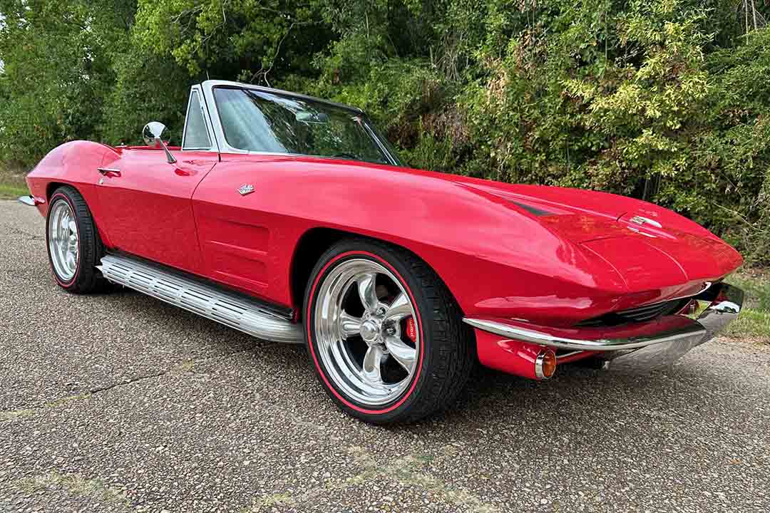 2nd Image of a 1963 CHEVROLET CORVETTE