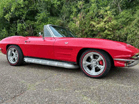 Image 2 of 11 of a 1963 CHEVROLET CORVETTE