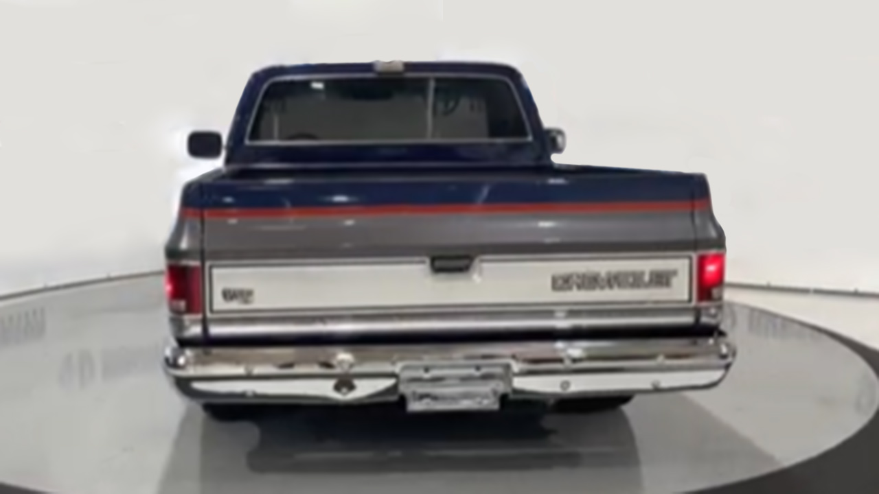 2nd Image of a 1986 CHEVROLET C10