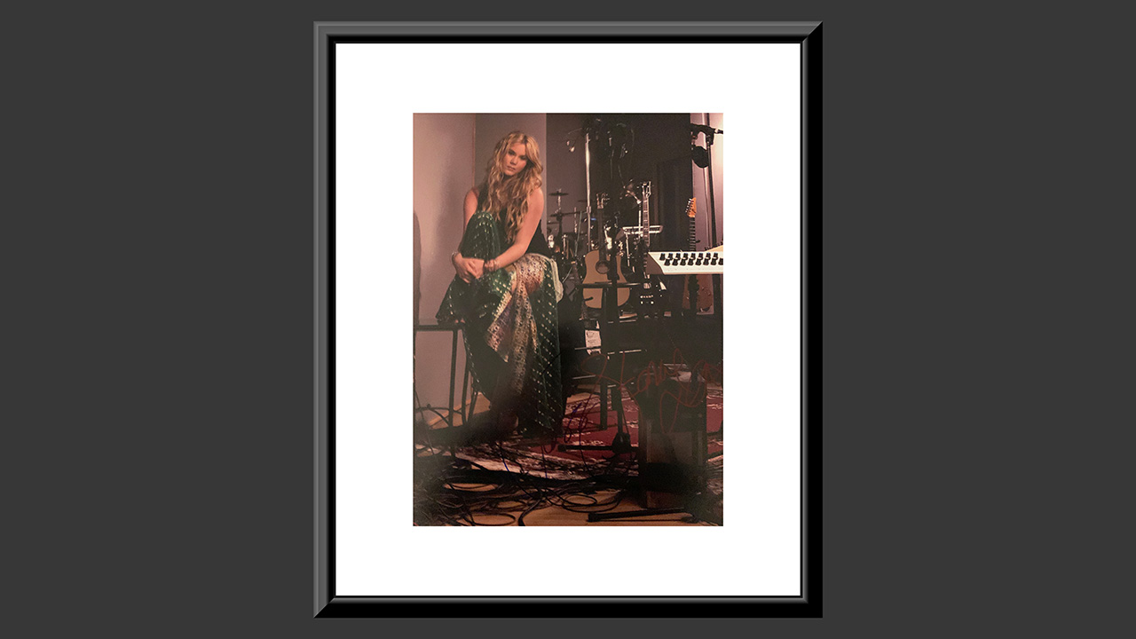 0th Image of a N/A JOSS STONE SIGNED PHOTO