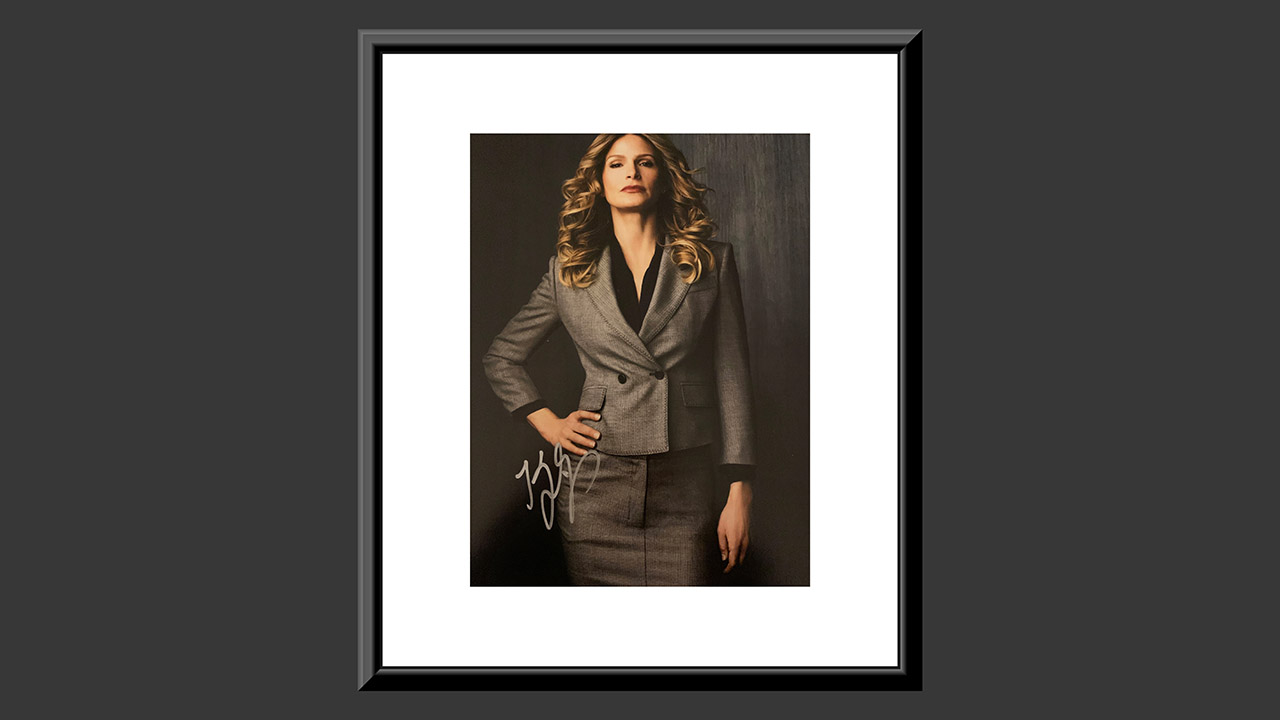 0th Image of a N/A KYRA SEDGWICK SIGNED PHOTO