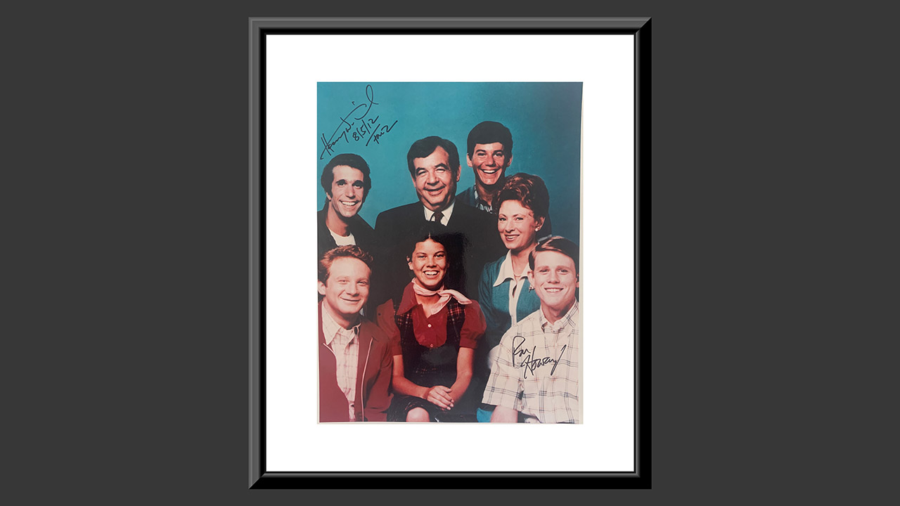 0th Image of a N/A HAPPY DAYS HENRY WINKLER AND RON HOWARD SIGNED PHOTO