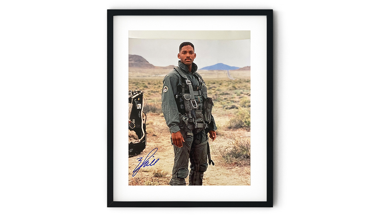 0th Image of a N/A INDEPENDENCE DAY WILL SMITH SIGNED PHOTO