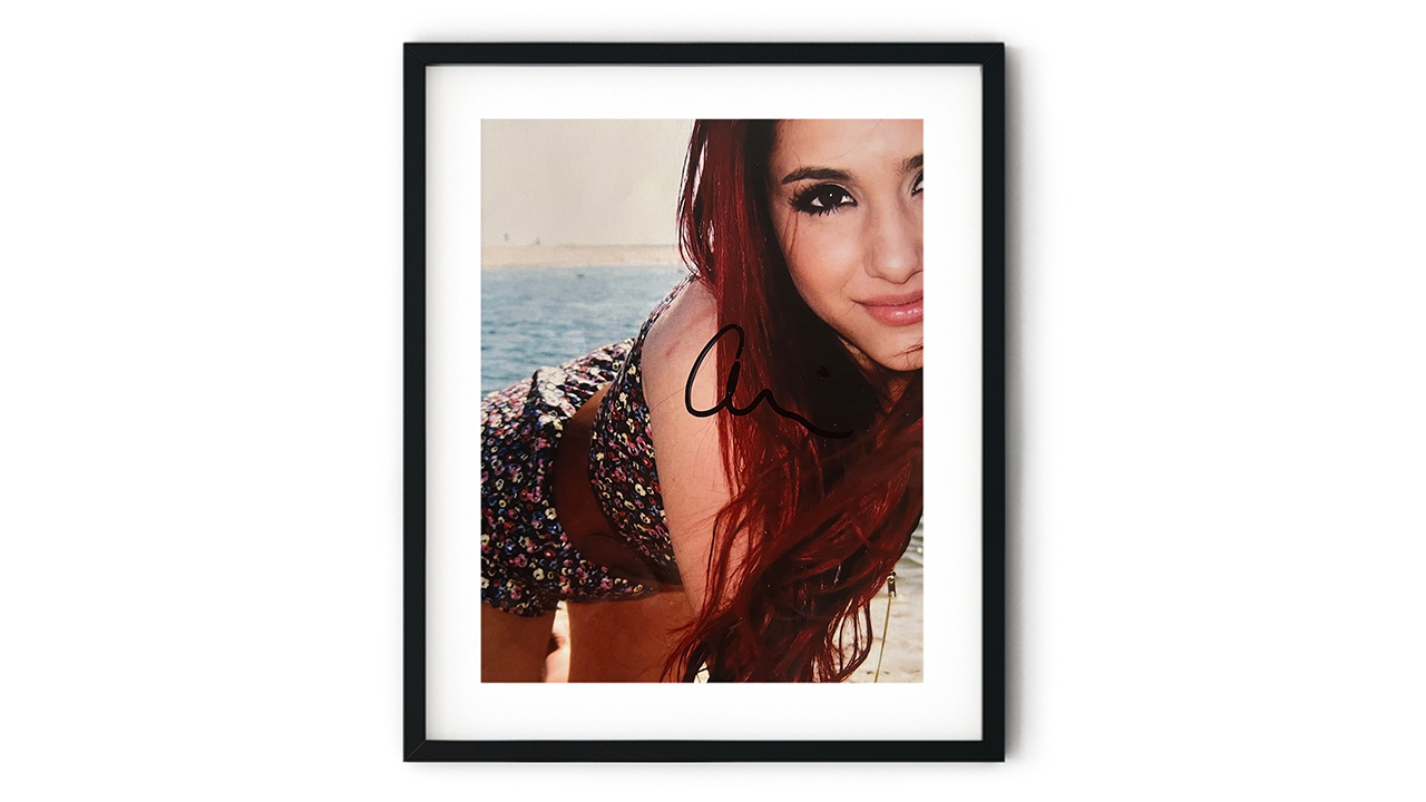 0th Image of a N/A ARIANA GRANDE SIGNED PHOTO.