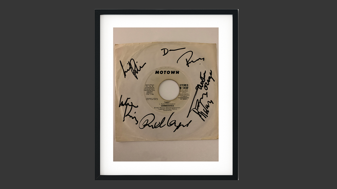 0th Image of a N/A COMMODORES SIGNED 45 RPM