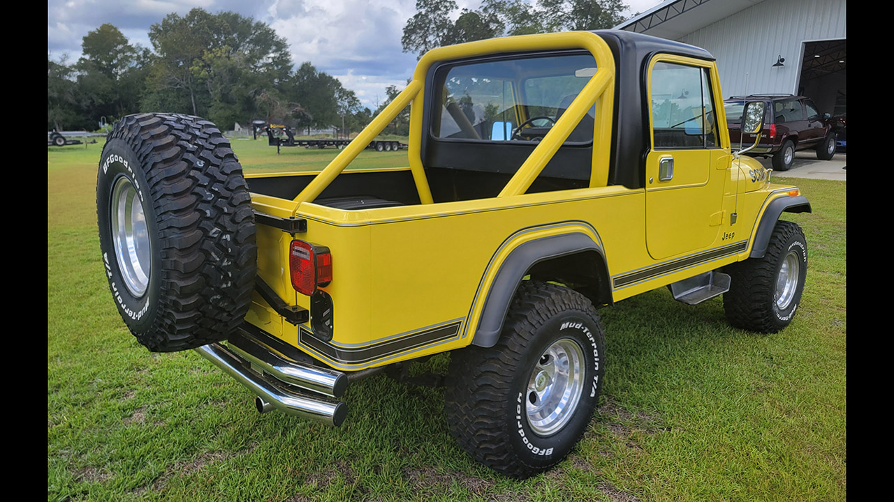 3rd Image of a 1981 JEEP SCRAMBLER CJ8