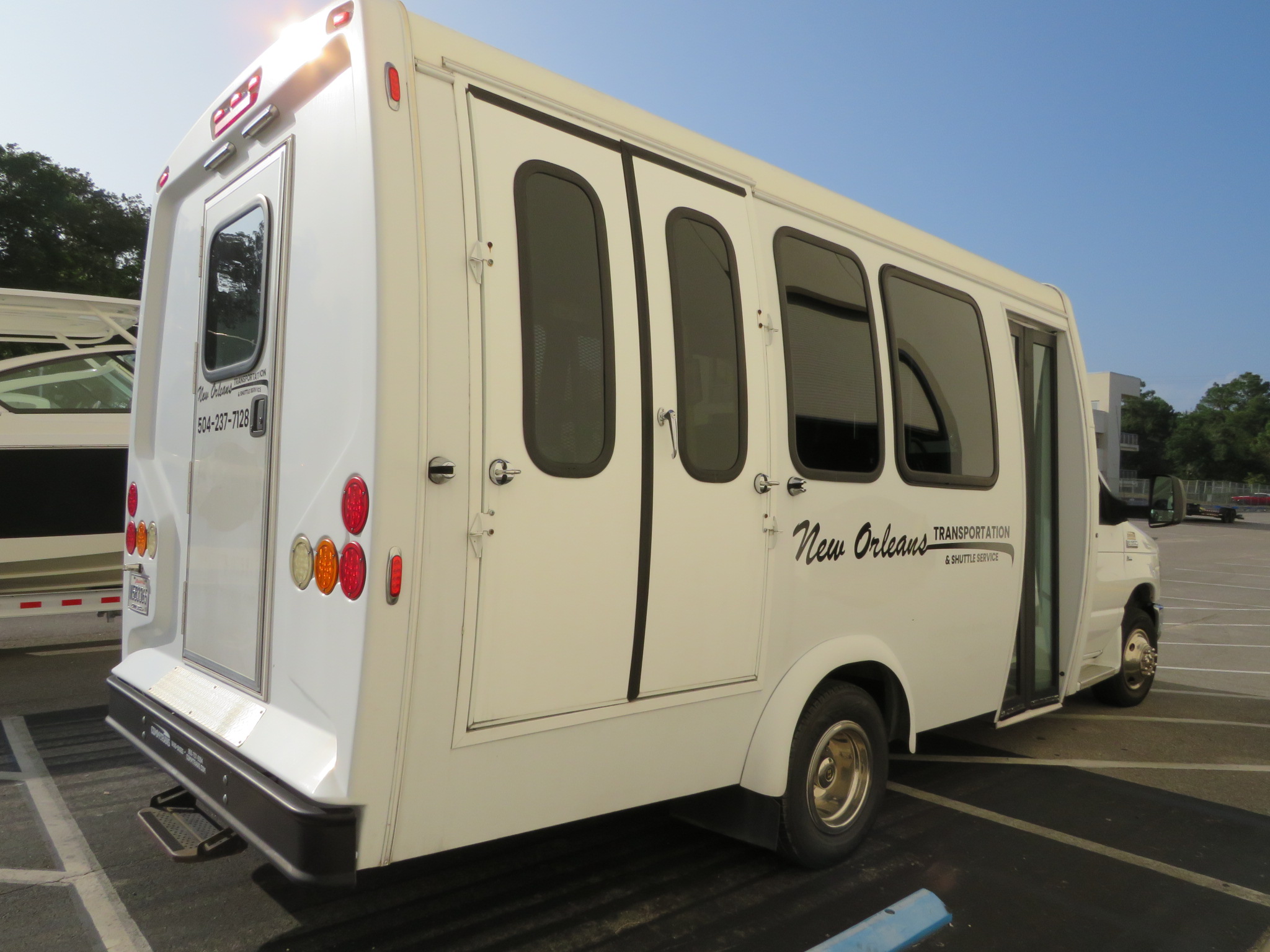 11th Image of a 2014 FORD ECONOLINE E350 SUPER DUTY