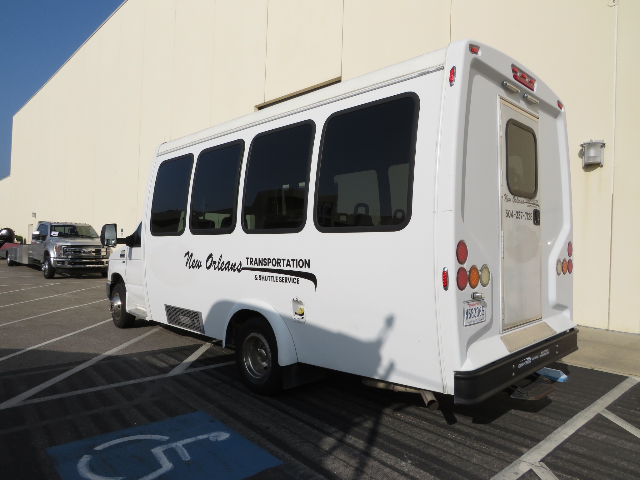 13th Image of a 2014 FORD ECONOLINE E350 SUPER DUTY