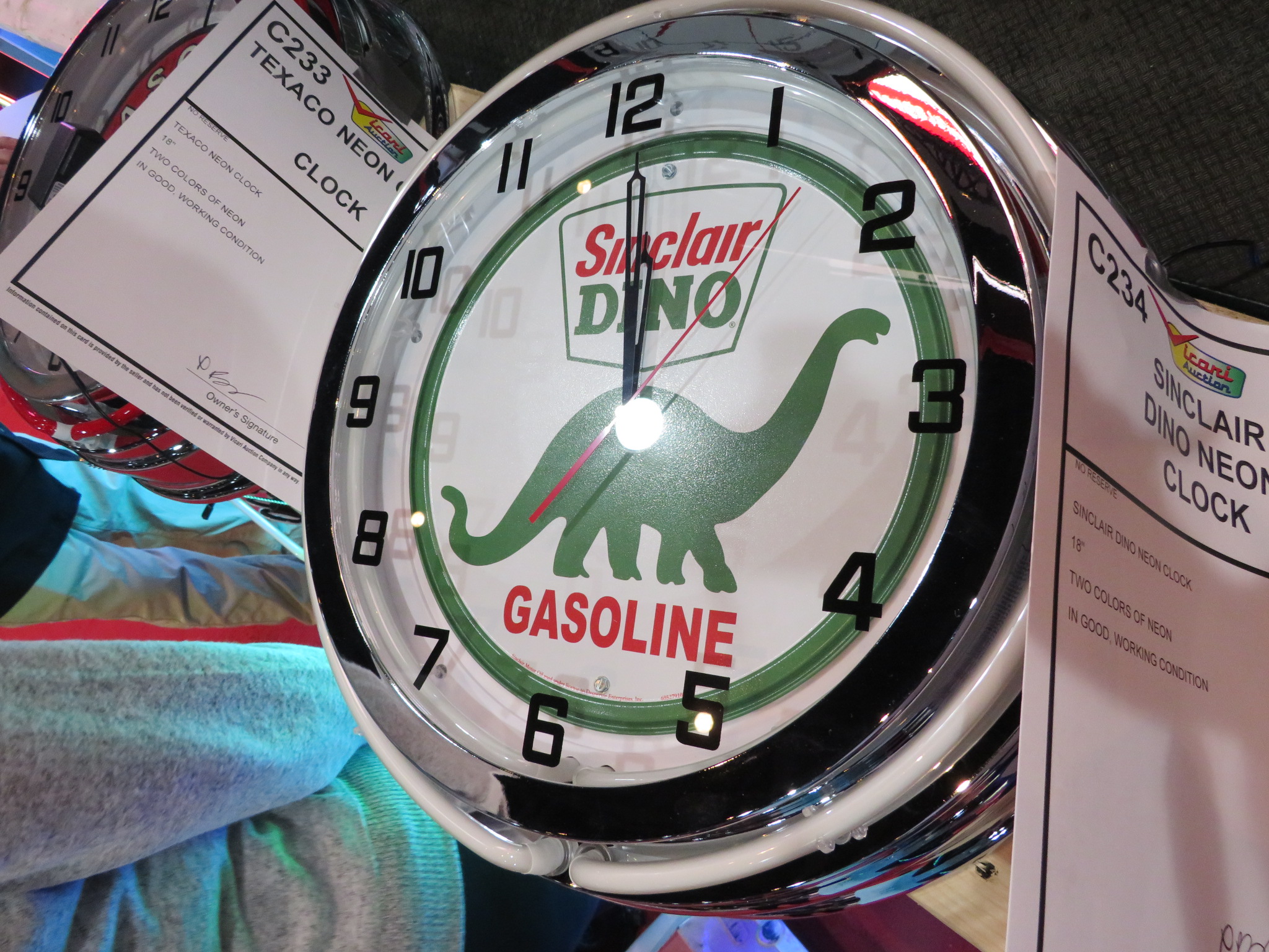 0th Image of a N/A SINCLAIR DINO NEON CLOCK