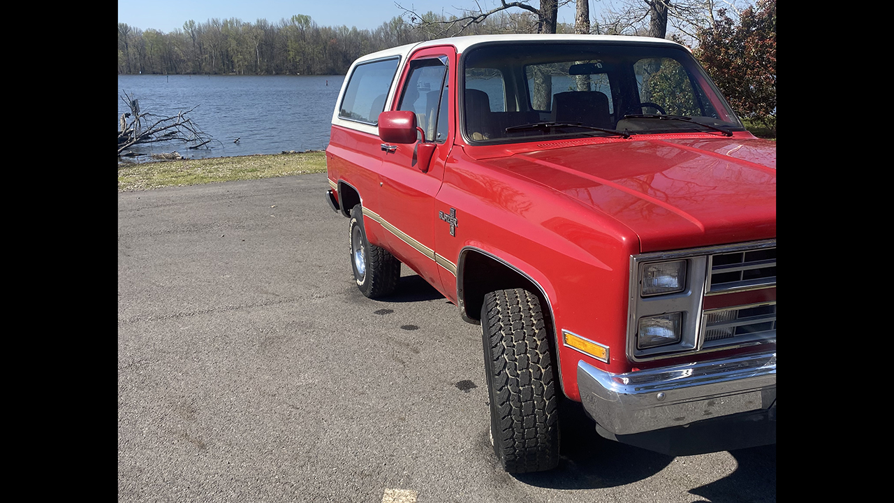 2nd Image of a 1985 CHEVROLET BLAZER