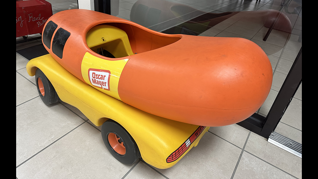 1st Image of a N/A OSCAR MEYER WEINERMOBILE