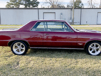 Image 5 of 10 of a 1964 PONTIAC LEMANS