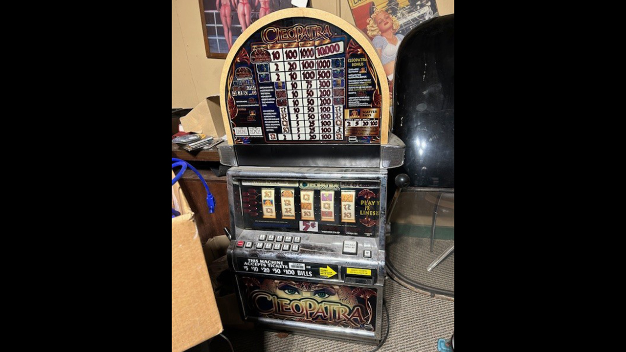 0th Image of a N/A CLEOPATRA SLOT MACHINE