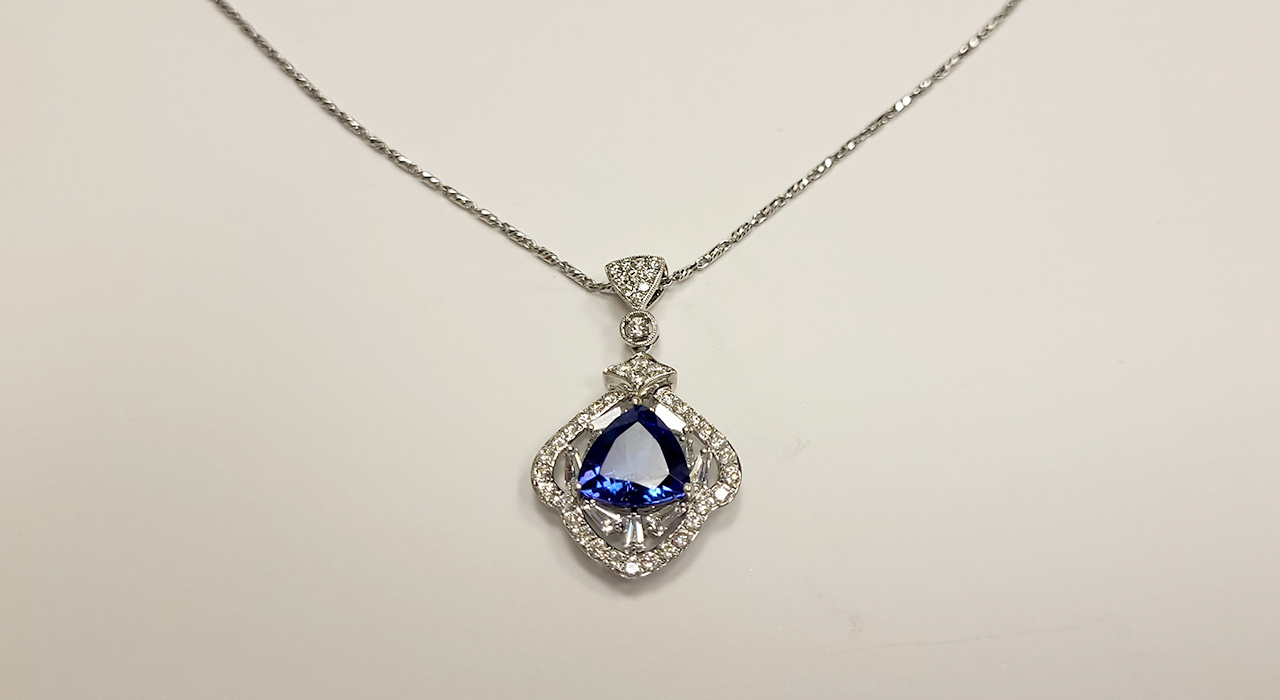 4th Image of a N/A 18K WHITE GOLD DIAMOND & TANZANITE