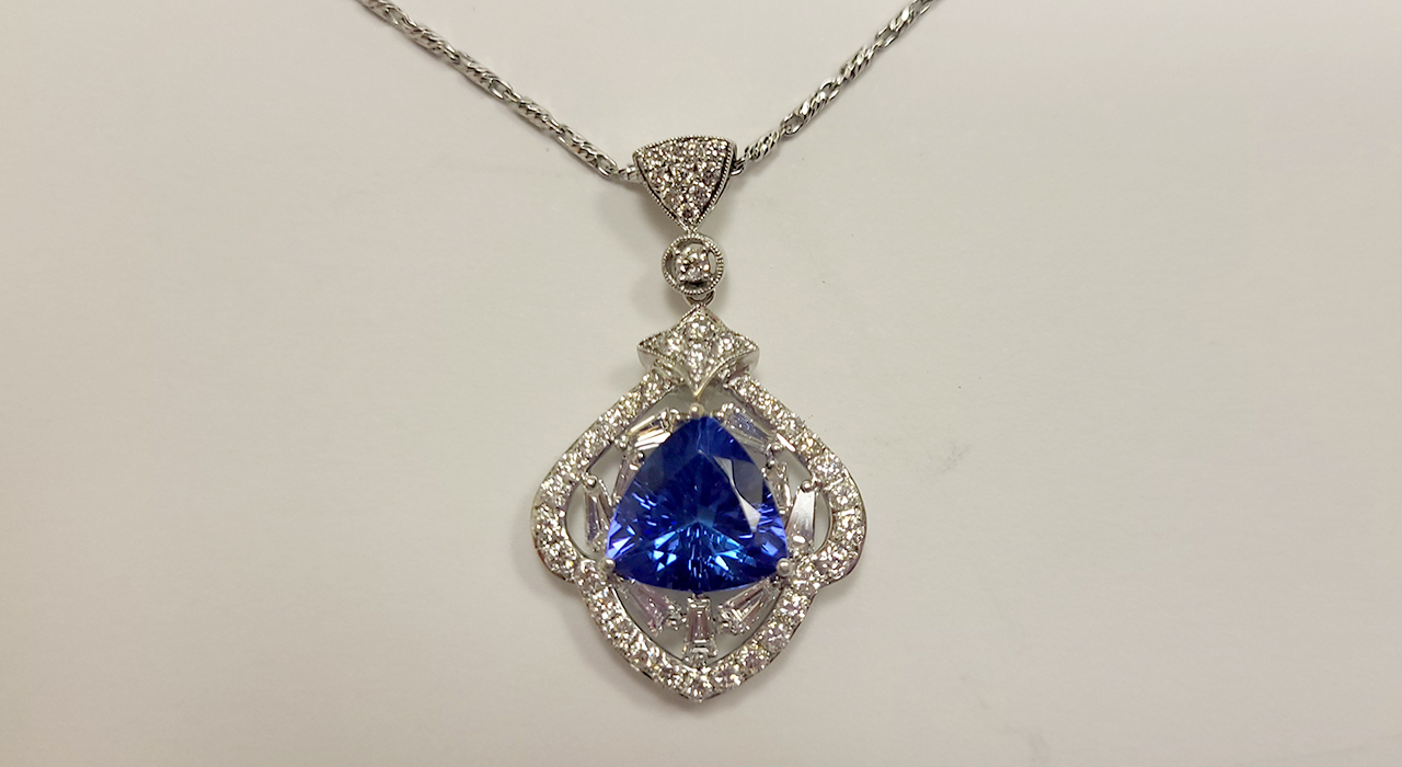 5th Image of a N/A 18K WHITE GOLD DIAMOND & TANZANITE