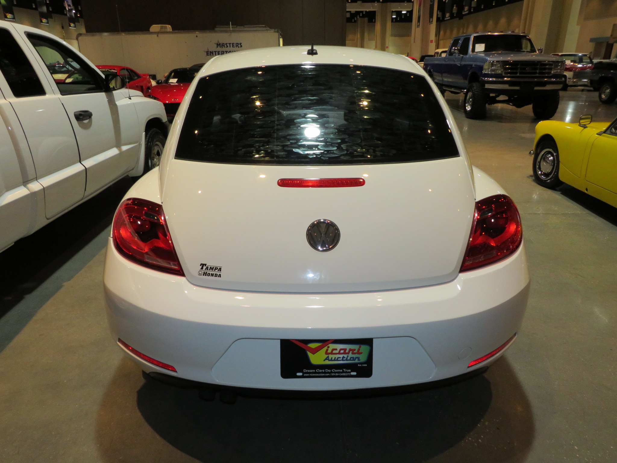 3rd Image of a 2012 VOLKSWAGEN BEETLE