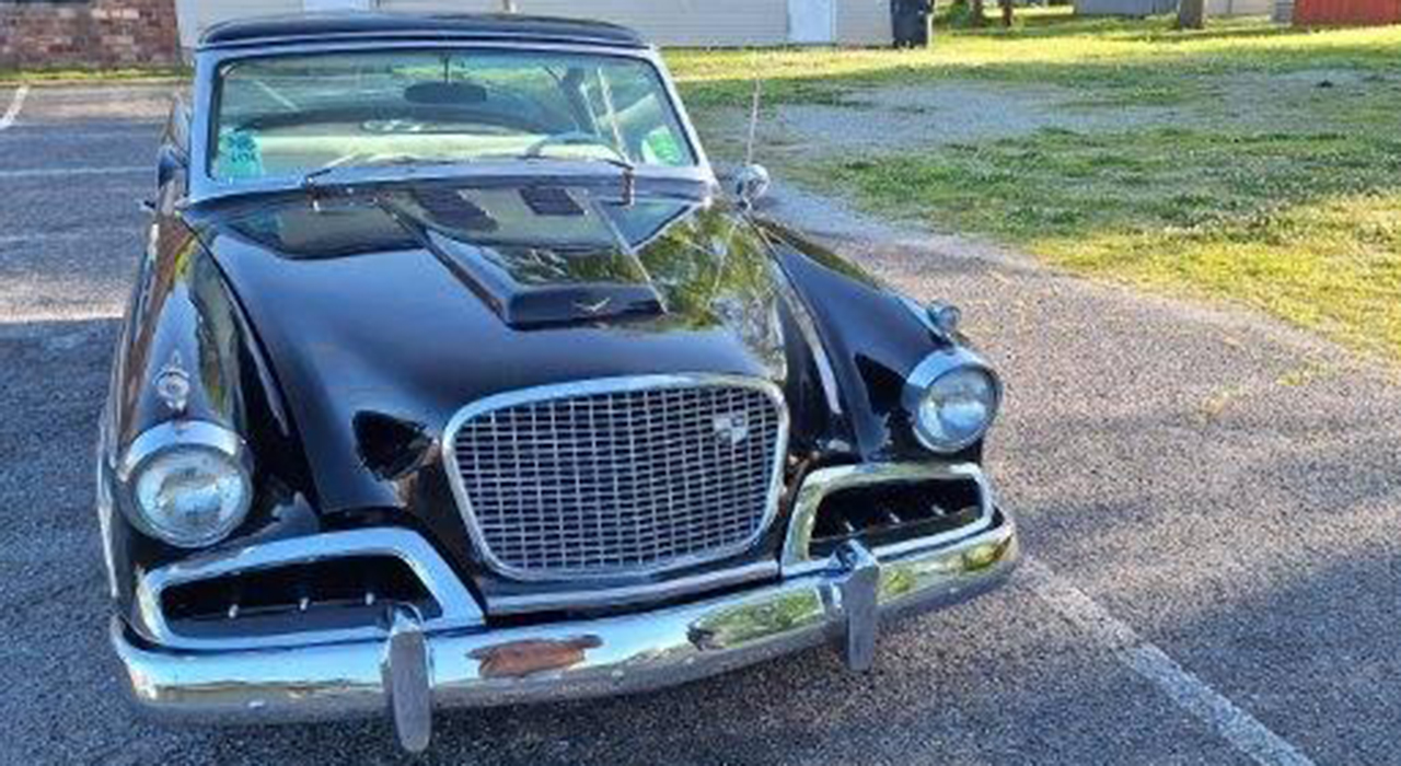 3rd Image of a 1957 STUDEBAKER GOLDEN HAWK