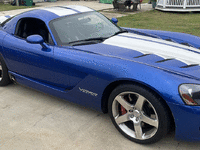 Image 3 of 20 of a 2010 DODGE VIPER SRT-10