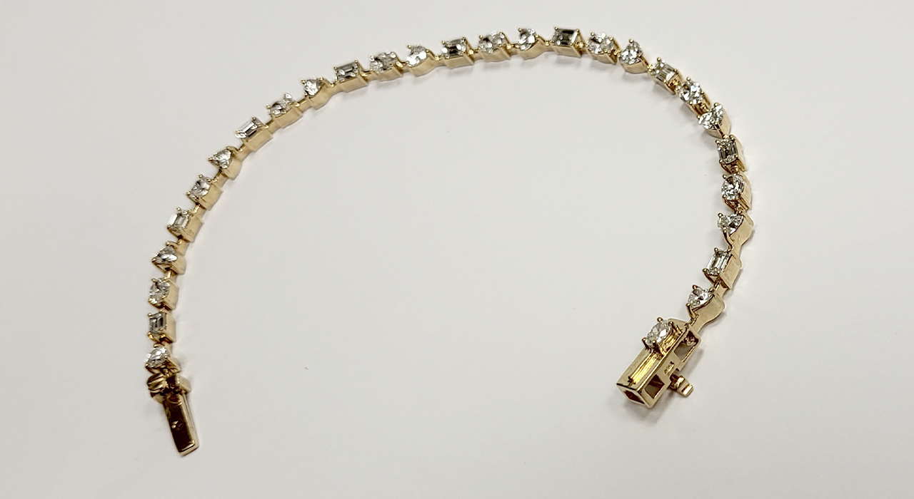 2nd Image of a N/A 18K YELLOW GOLD DIAMOND