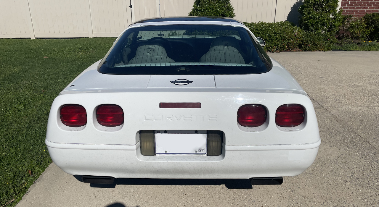 3rd Image of a 1996 CHEVROLET CORVETTE