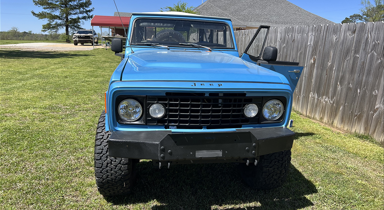 2nd Image of a 1973 JEEP COMMANDO