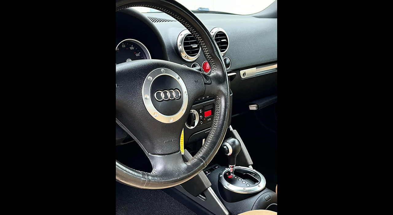 2nd Image of a 2005 AUDI TT ROADSTER