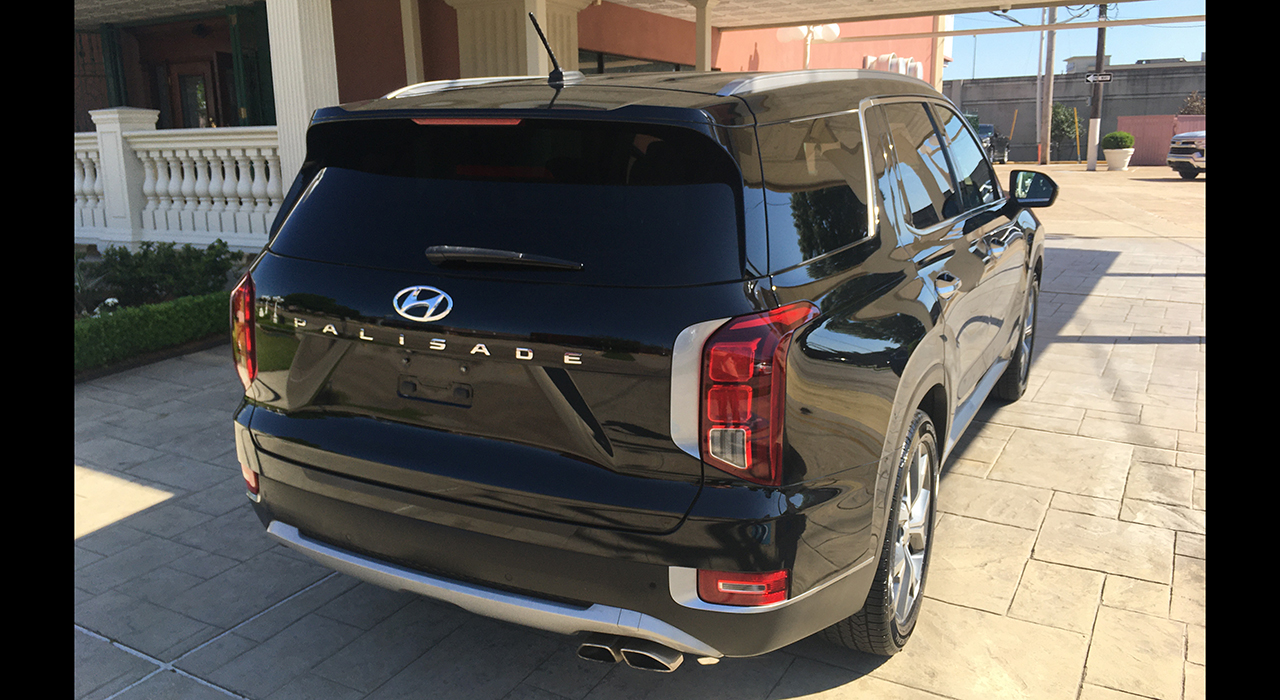 2nd Image of a 2021 HYUNDAI PALISADE SEL W/CONVENIENCE PKG