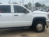 Image 3 of 17 of a 2019 GMC SIERRA 3500HD FLEET/BASE