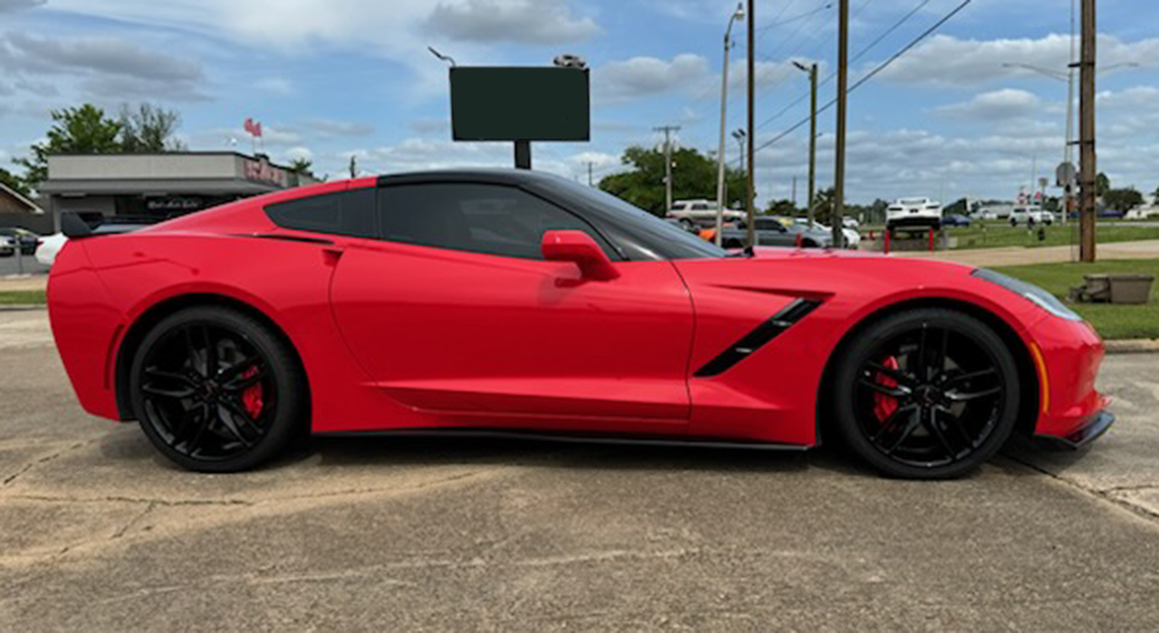 2nd Image of a 2016 CHEVROLET CORVETTE STINGRAY 2LT