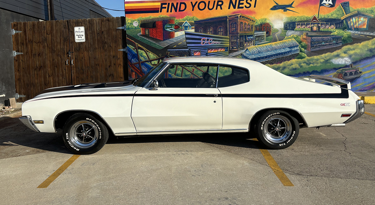 2nd Image of a 1971 BUICK GSX